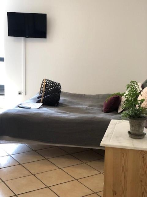 Alleso Gl. Sognefoged Gard Оденсе Номер фото